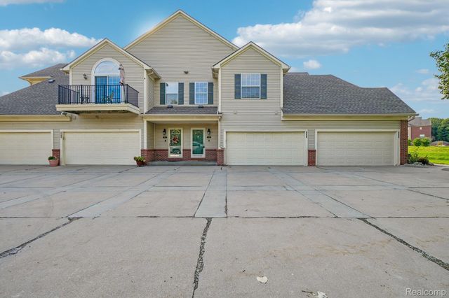7821 Ambassador Drive, Shelby Charter Township, MI 48316