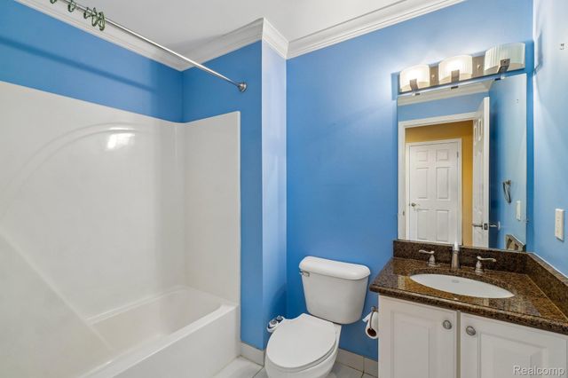7821 Ambassador Drive, Shelby Charter Township, MI 48316