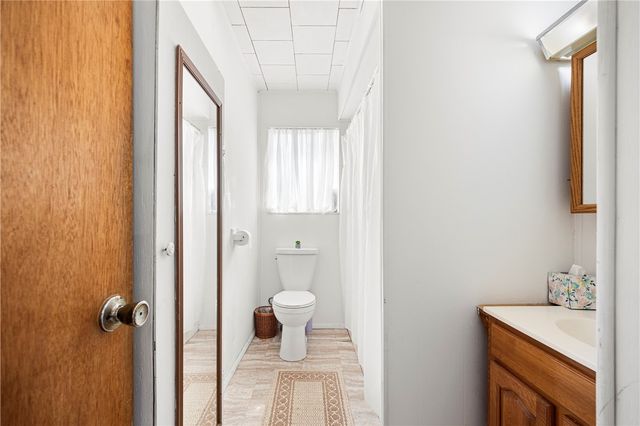 1016 E. Market, Sinton, TX 78387