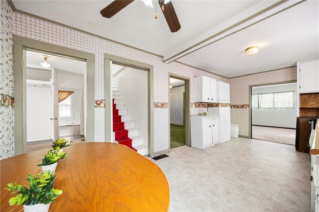 1016 E. Market, Sinton, TX 78387