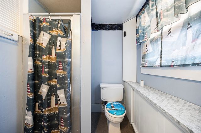 1016 E. Market, Sinton, TX 78387