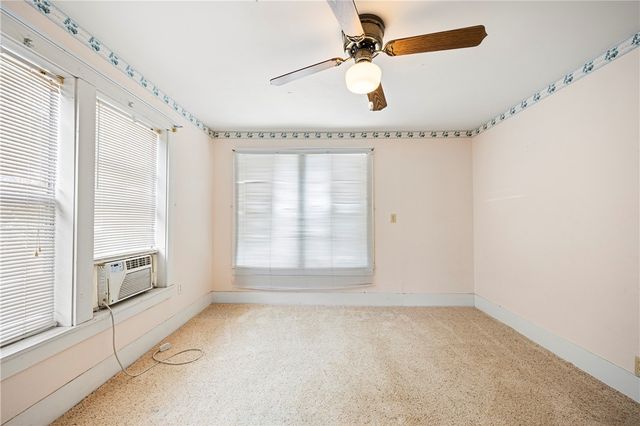 1016 E. Market, Sinton, TX 78387