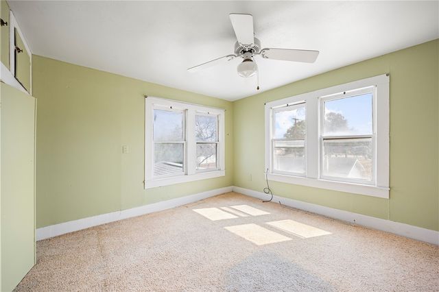 1016 E. Market, Sinton, TX 78387