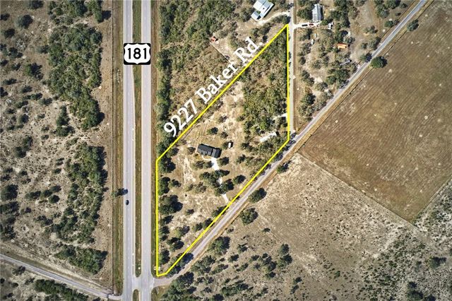 1016 E. Market, Sinton, TX 78387