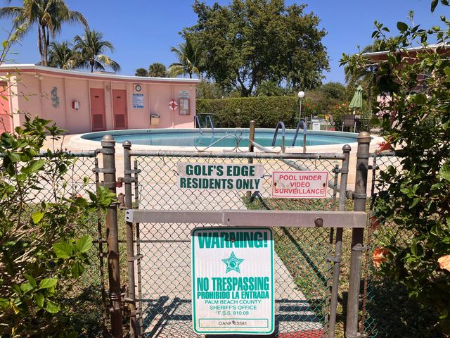 17 Golfs Edge D, West Palm Beach, FL 33417