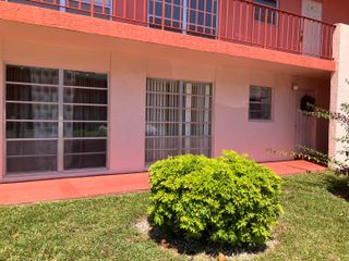 17 Golfs Edge D, West Palm Beach, FL 33417