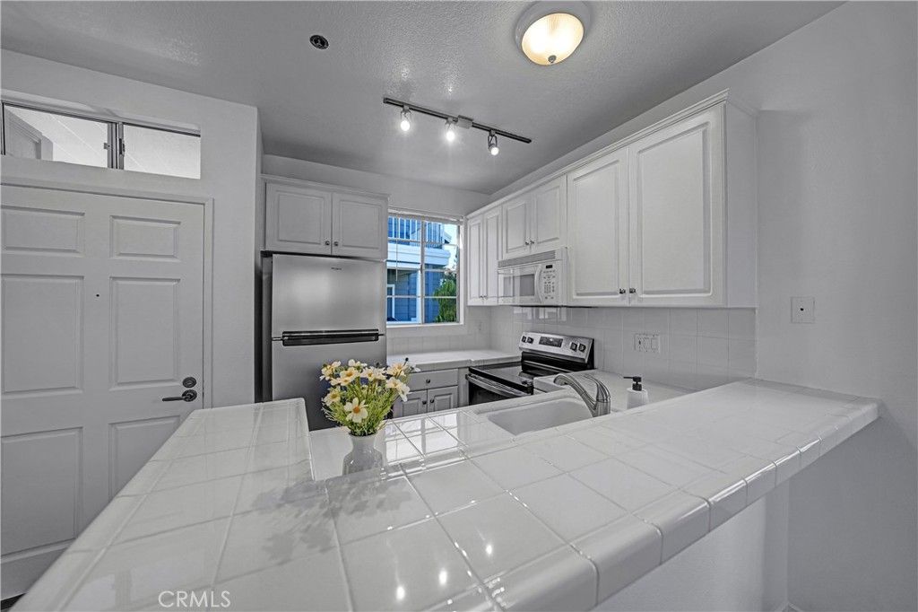 20331 Bluffside 307, Huntington Beach, CA 92646 — photo 4