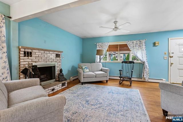 6 Summit Avenue, Waldwick, NJ 07463