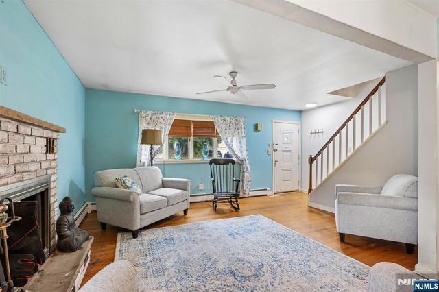 6 Summit Avenue, Waldwick, NJ 07463
