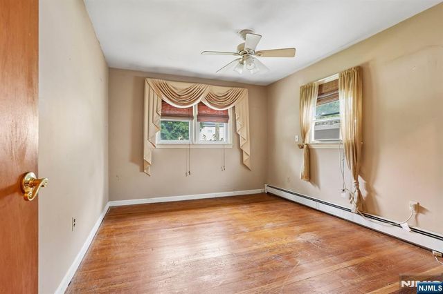 6 Summit Avenue, Waldwick, NJ 07463
