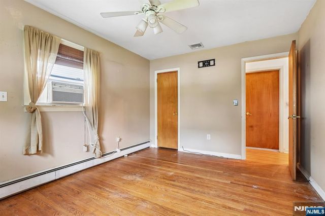 6 Summit Avenue, Waldwick, NJ 07463