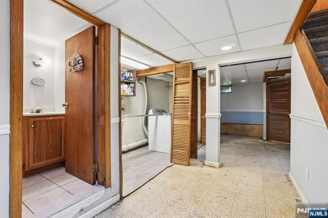 6 Summit Avenue, Waldwick, NJ 07463