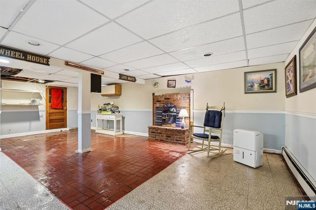 6 Summit Avenue, Waldwick, NJ 07463