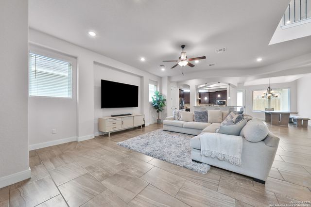 6514 Comanche Post, San Antonio, TX 78233
