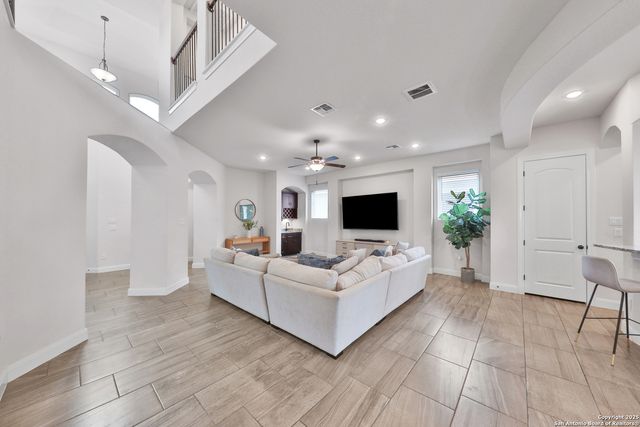 6514 Comanche Post, San Antonio, TX 78233