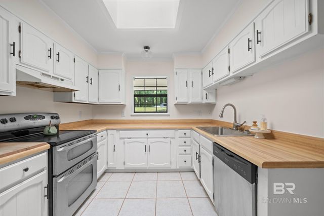 105 Aragorn Circle, Daphne, AL 36526