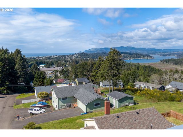 1636 Se OAR Dr, Lincoln City, OR 97367