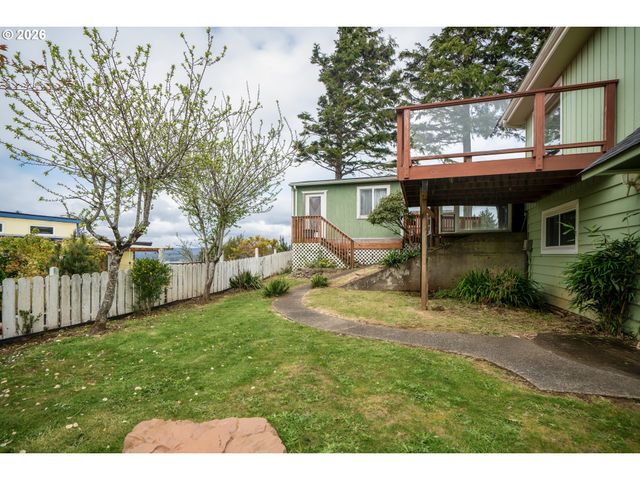 1636 Se OAR Dr, Lincoln City, OR 97367
