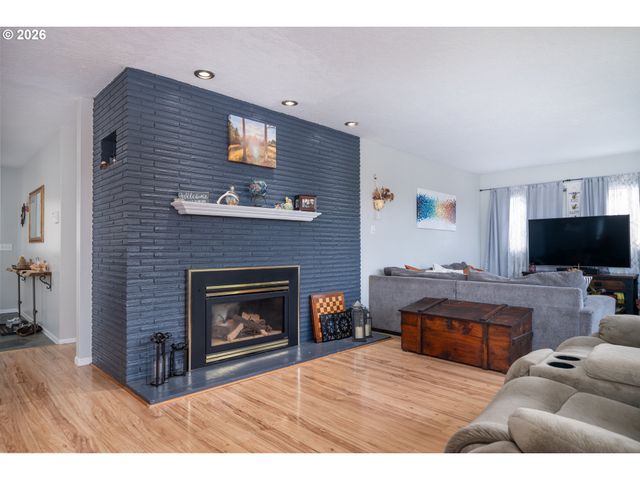 1636 Se OAR Dr, Lincoln City, OR 97367
