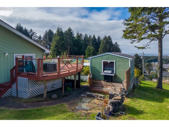 1636 Se OAR Dr, Lincoln City, OR 97367