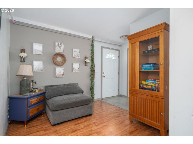 1636 Se OAR Dr, Lincoln City, OR 97367