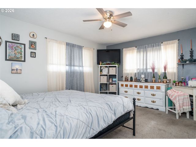 1636 Se OAR Dr, Lincoln City, OR 97367