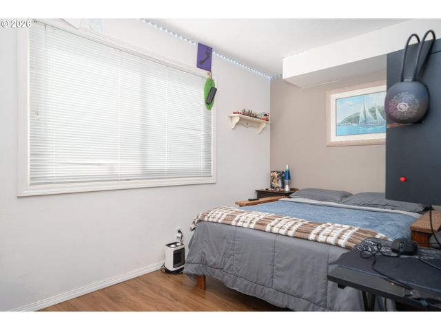 1636 Se OAR Dr, Lincoln City, OR 97367