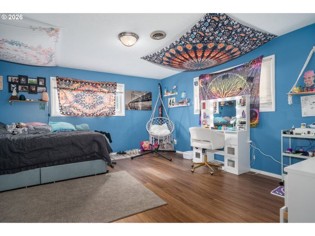 1636 Se OAR Dr, Lincoln City, OR 97367