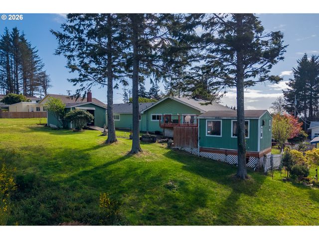 1636 Se OAR Dr, Lincoln City, OR 97367