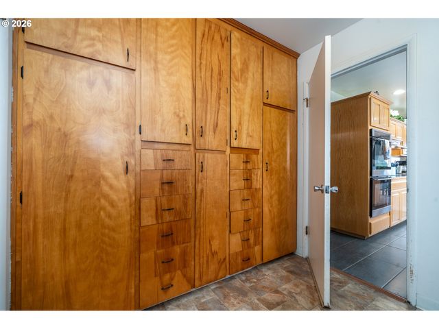 1636 Se OAR Dr, Lincoln City, OR 97367