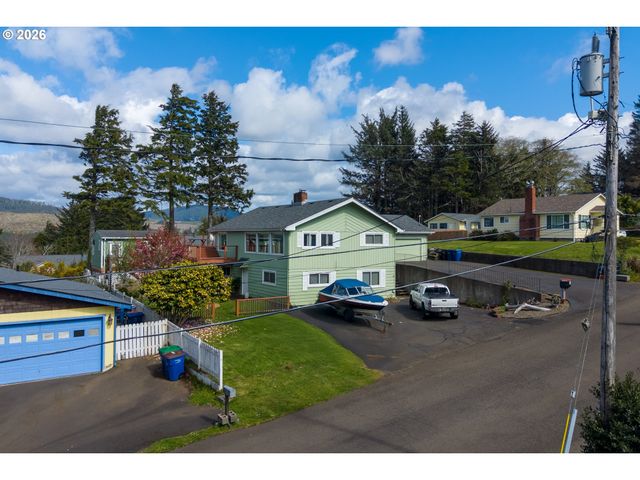 1636 Se OAR Dr, Lincoln City, OR 97367