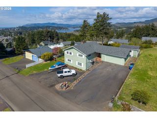 1636 Se OAR Dr, Lincoln City, OR 97367