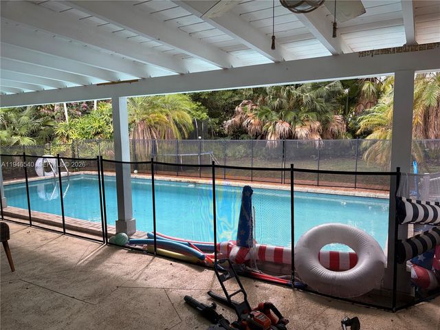 6820 SW 125th Ter, Pinecrest, FL 33156