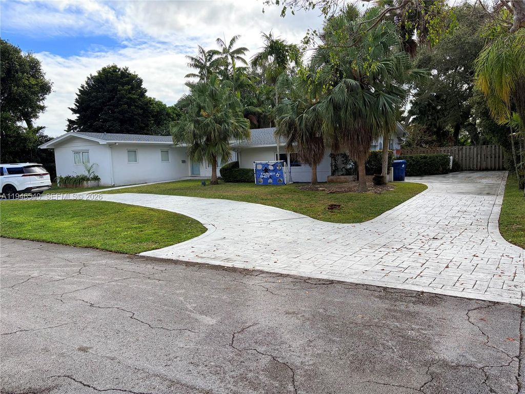6820 SW 125th Ter, Pinecrest, FL 33156