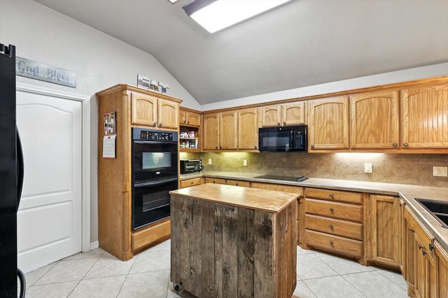 8424 Marianna Way, Alvarado, TX 76009