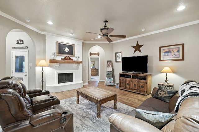 8424 Marianna Way, Alvarado, TX 76009