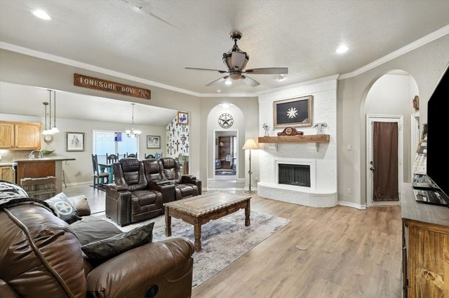 8424 Marianna Way, Alvarado, TX 76009
