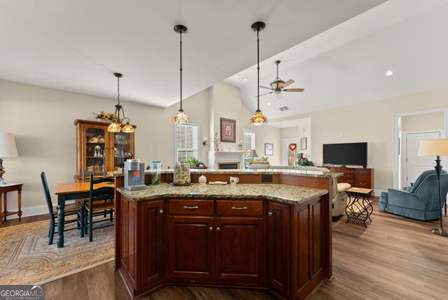 117 Village Green Way, Clarkesville, GA 30523