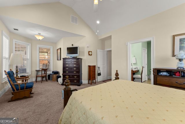 117 Village Green Way, Clarkesville, GA 30523