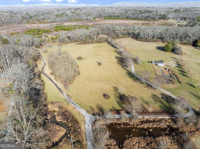 117 Village Green Way, Clarkesville, GA 30523