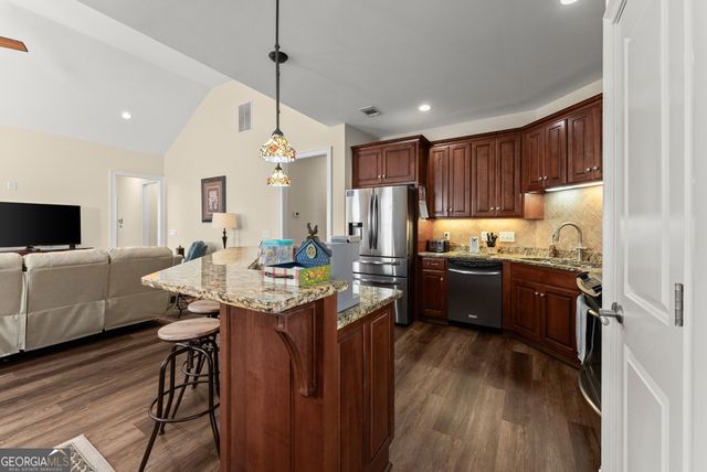 117 Village Green Way, Clarkesville, GA 30523