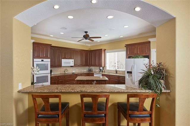 377 Mallory CT, Naples, FL 34110