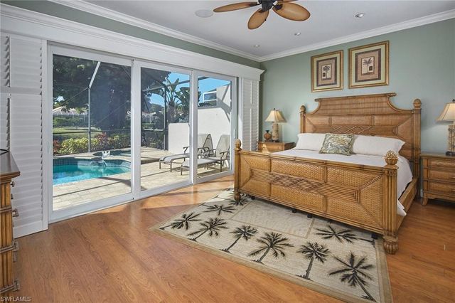 377 Mallory CT, Naples, FL 34110