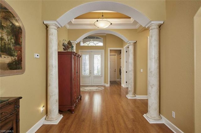 377 Mallory CT, Naples, FL 34110