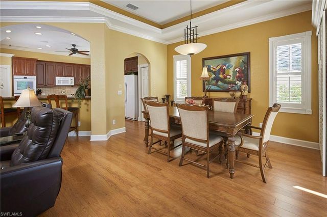 377 Mallory CT, Naples, FL 34110