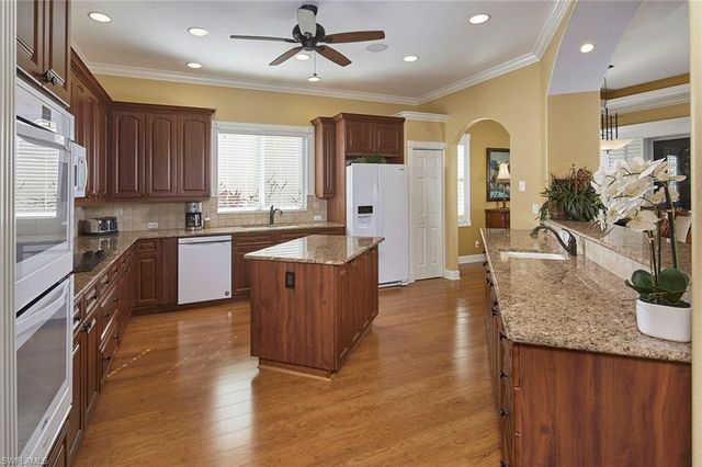 377 Mallory CT, Naples, FL 34110