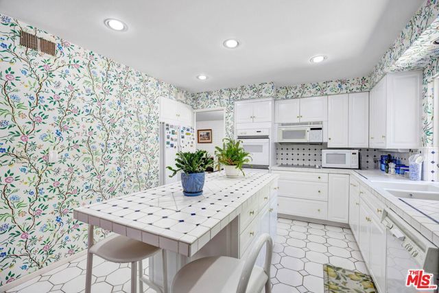 5716 Star Lane, Woodland Hills (los Angeles), CA 91367