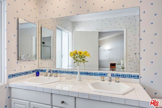 5716 Star Lane, Woodland Hills (los Angeles), CA 91367