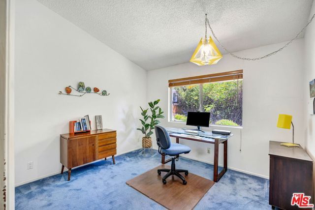 5716 Star Lane, Woodland Hills (los Angeles), CA 91367