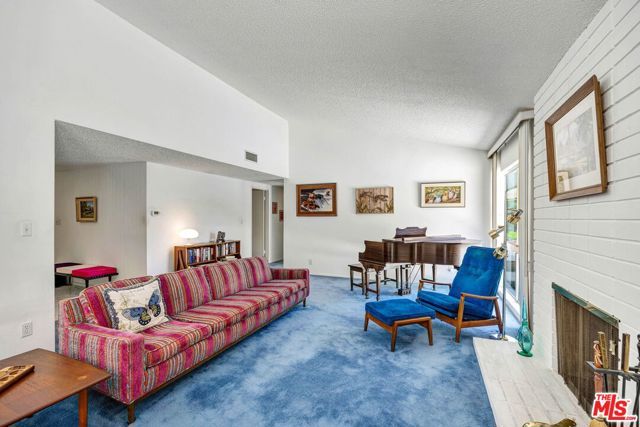 5716 Star Lane, Woodland Hills (los Angeles), CA 91367